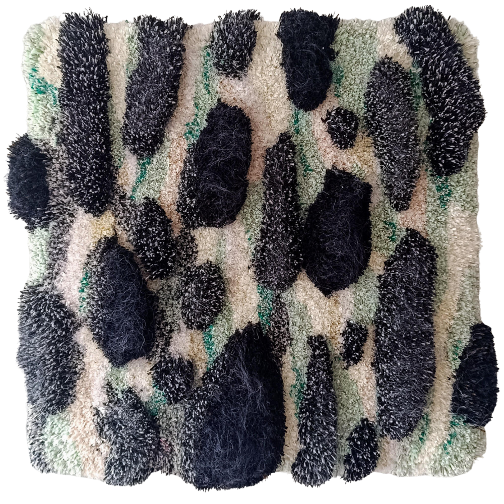51 - Lilý Erla Adamsdóttir, "Stöku sinnum", Tuft, Ull, mohair, hör, silki, polyester, 44x44cm, 2024.
