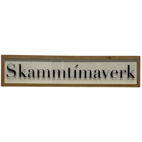 22 - Dagur Benedikt Reynisson, "Skammtímaverk", Akrýl skjáprentun á gleri, 14x63cm, 2024.