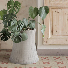 LYON BETON Flower Pot Urban Garden M