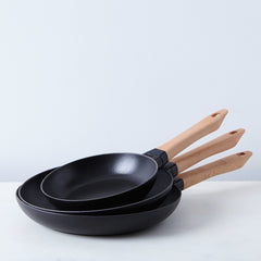STAUB Frying Pan Round Wood Handle
